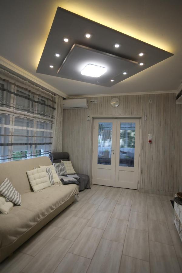 Lakilak Pihenohaz A Holt-Tisza Partjan, Termalfuerdonel, Lakitelek Apartment ภายนอก รูปภาพ