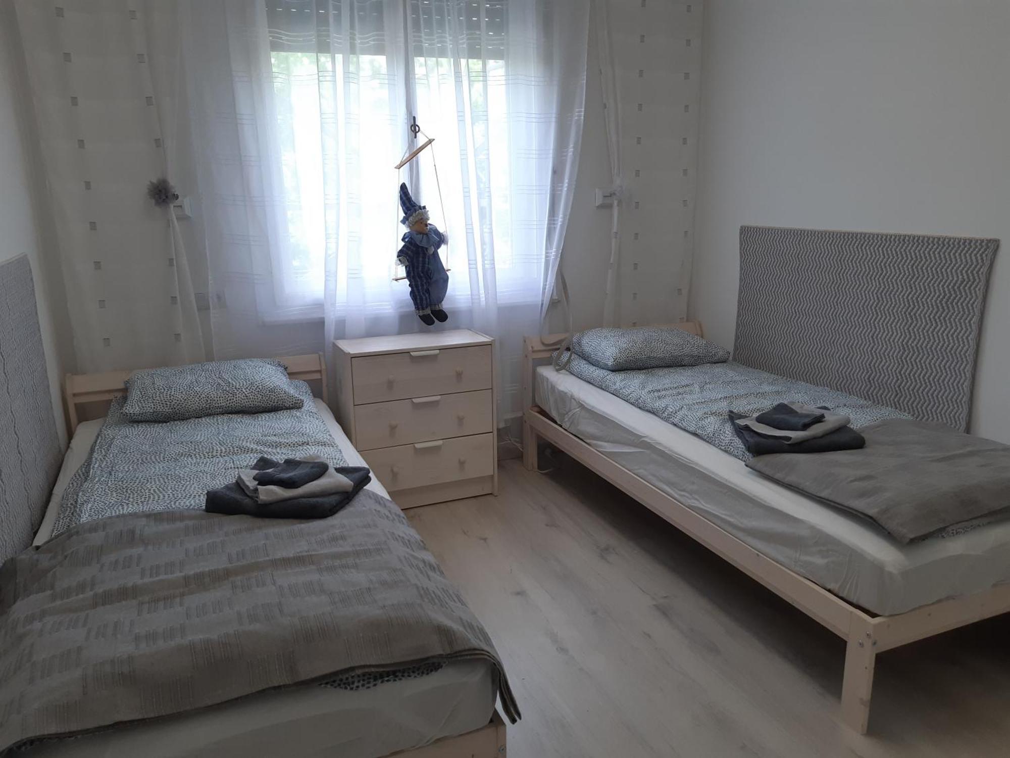 Lakilak Pihenohaz A Holt-Tisza Partjan, Termalfuerdonel, Lakitelek Apartment ภายนอก รูปภาพ