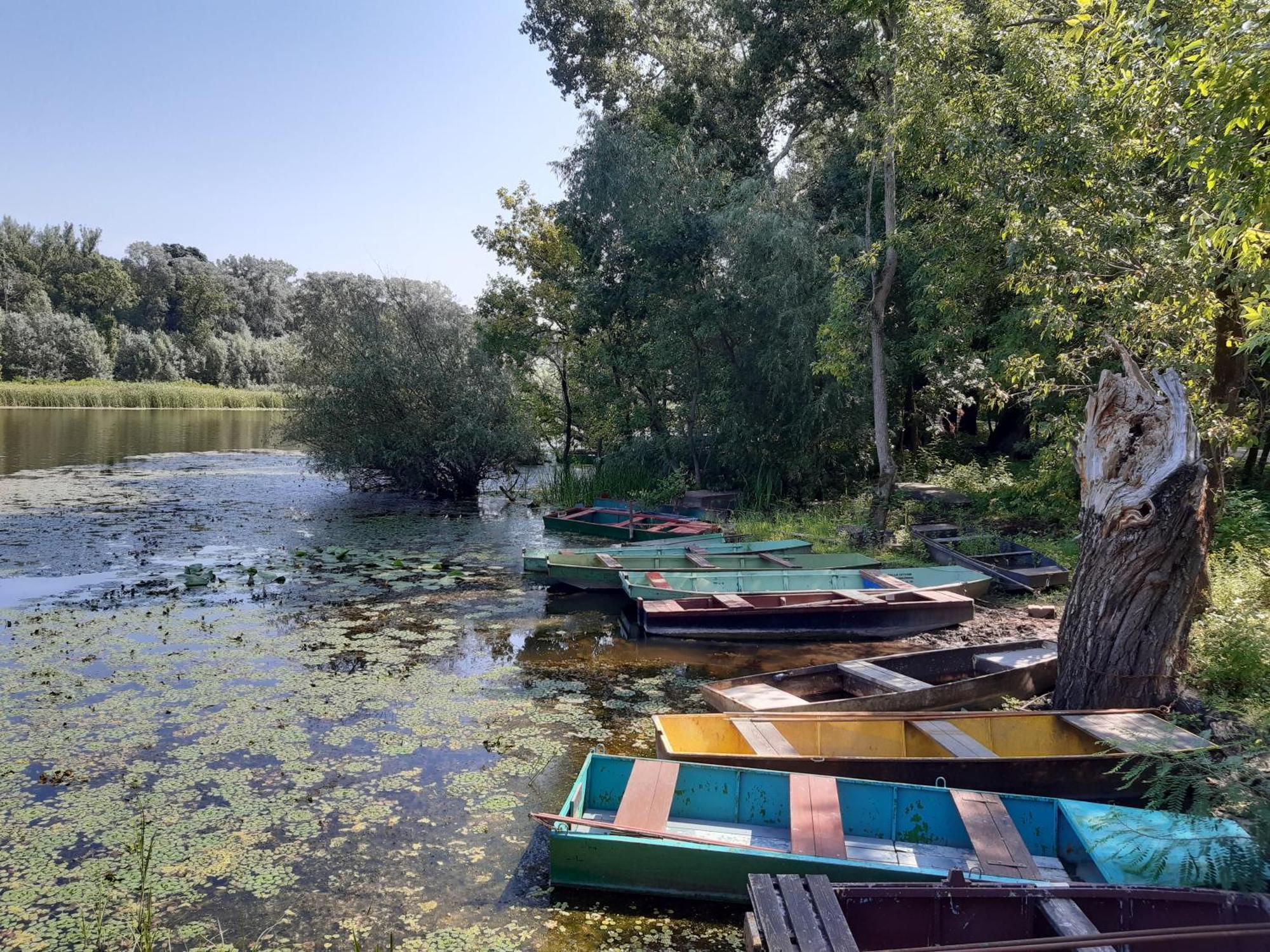 Lakilak Pihenohaz A Holt-Tisza Partjan, Termalfuerdonel, Lakitelek Apartment ภายนอก รูปภาพ